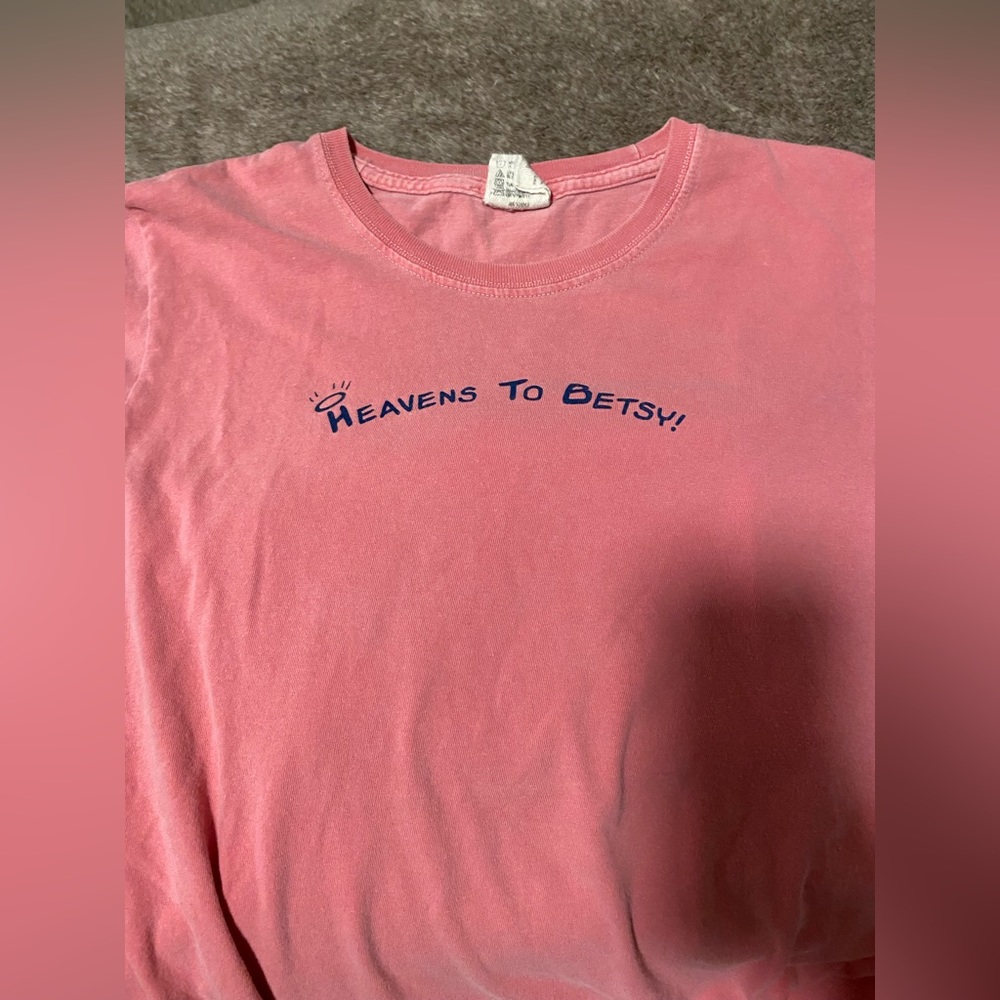 T shirt size small